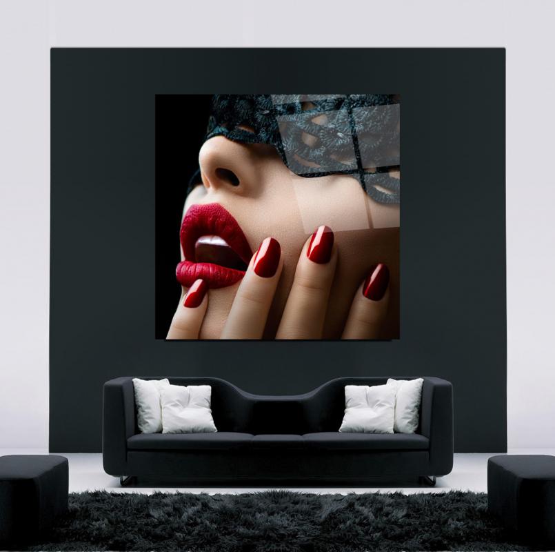 Maskeli Kadın Cam Tablo