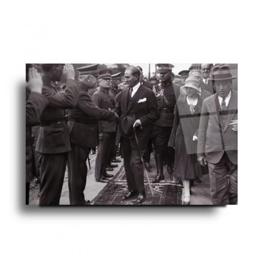 Atatürk Cam Tablo